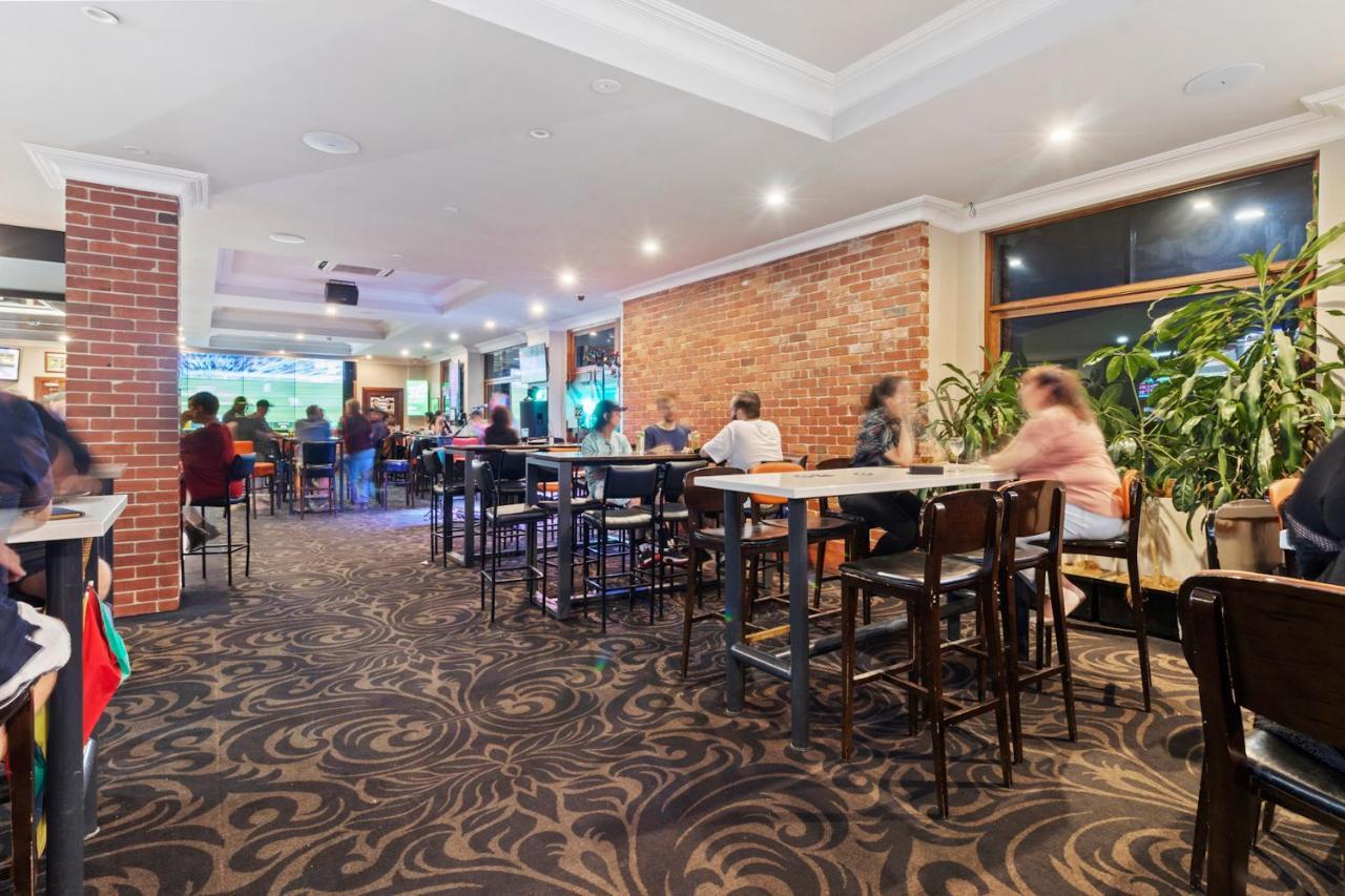 Hotel Queanbeyan Canberra מראה חיצוני תמונה